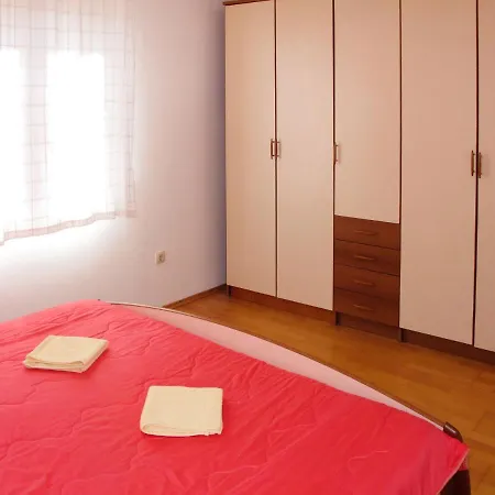 Haus Anelis *