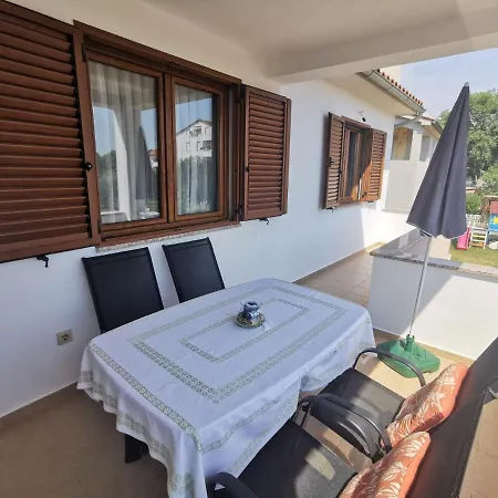 Appartement Haus Anelis Valbandon