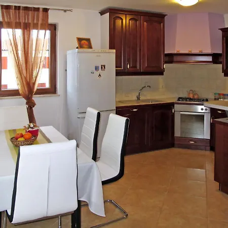 Appartement Haus Anelis Valbandon